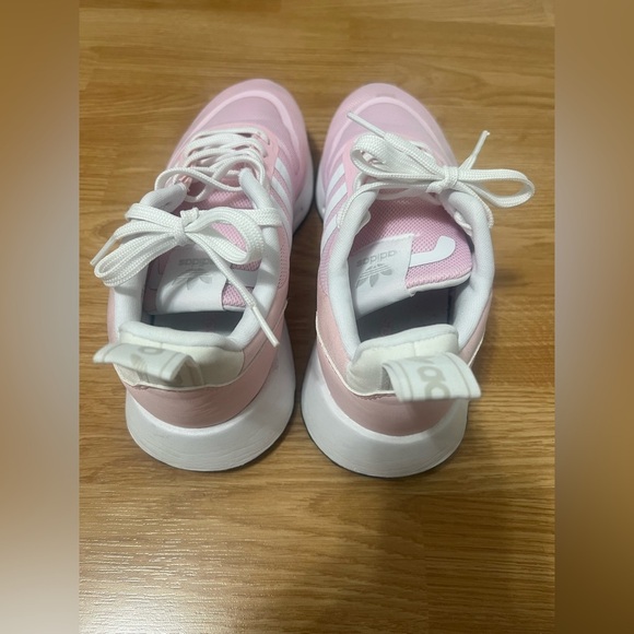 Adidas Women's Light Pink Sneakers(Size 7) - Picture 5 of 11